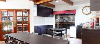 Days Inn by Wyndham Castaic Six Flags Magic Mountain