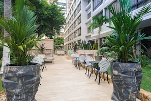 3 outdoor pools, open 8 AM to 8:00 PM, free pool cabanas, pool umbrellas