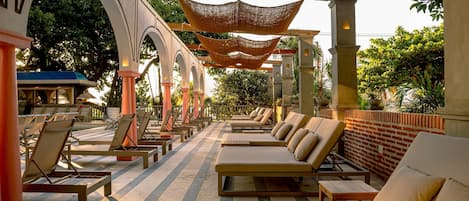 3 outdoor pools, open 8 AM to 8:00 PM, free cabanas, pool umbrellas