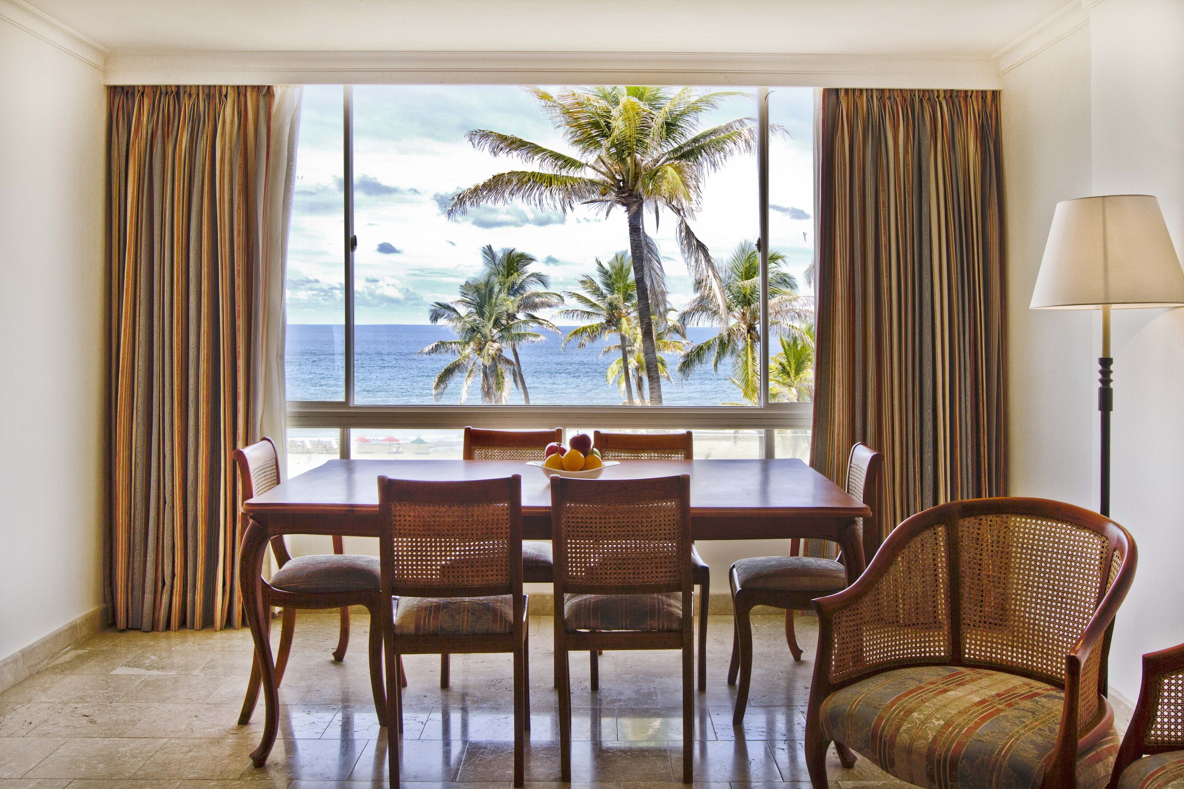 Televisión de pantalla plana, piso con calefacción, biblioteca de música