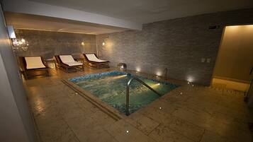 Sauna, hot tub, steam room, Turkish bath, aromatherapy, body scrubs