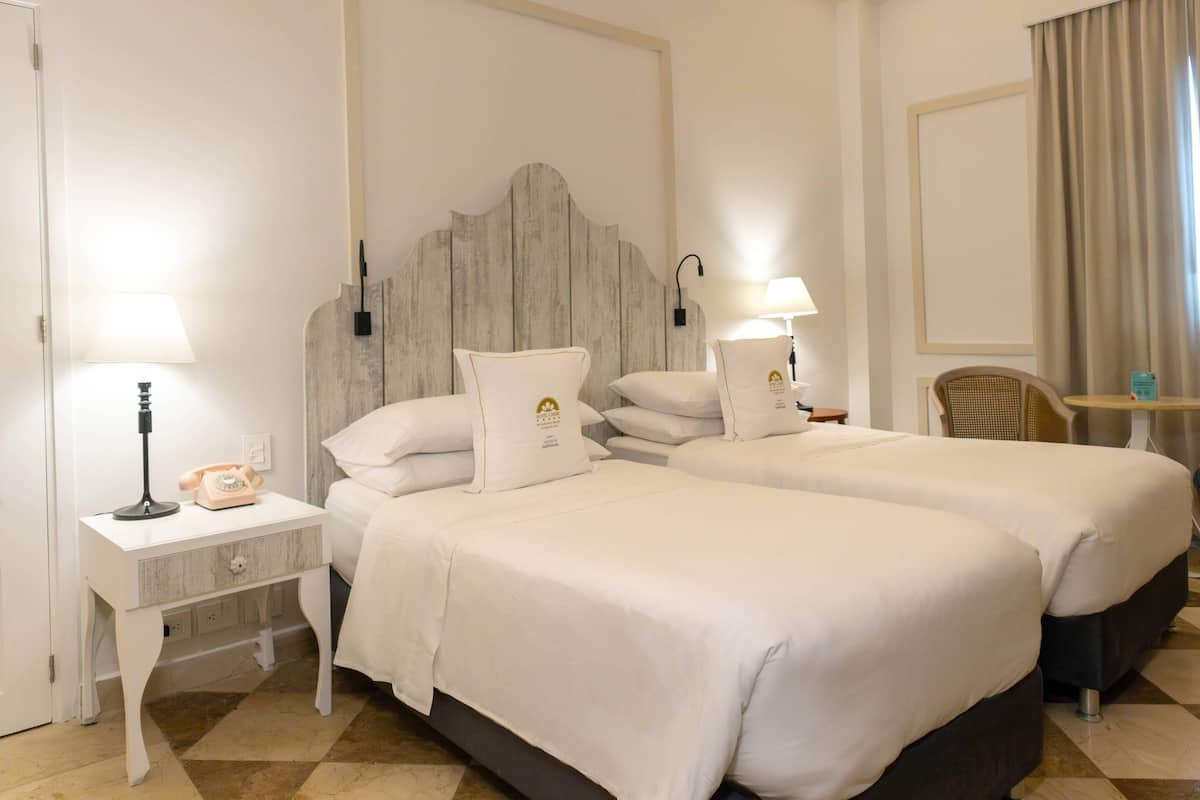 Premium kamer, 2 eenpersoonsbedden, niet-roken | Lakens van Egyptisch katoen, luxe beddengoed, Select Comfort-bedden