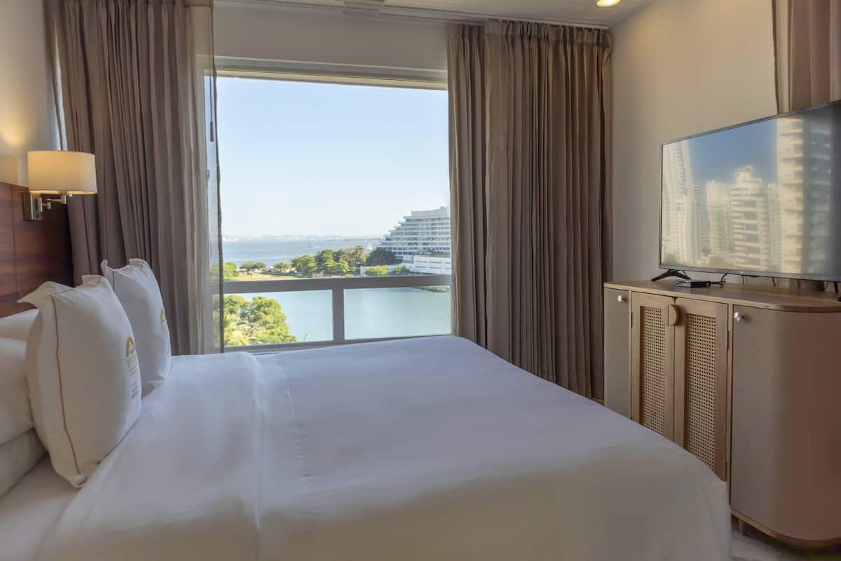 Suite, 1 slaapkamer, niet-roken | Lakens van Egyptisch katoen, luxe beddengoed, Select Comfort-bedden