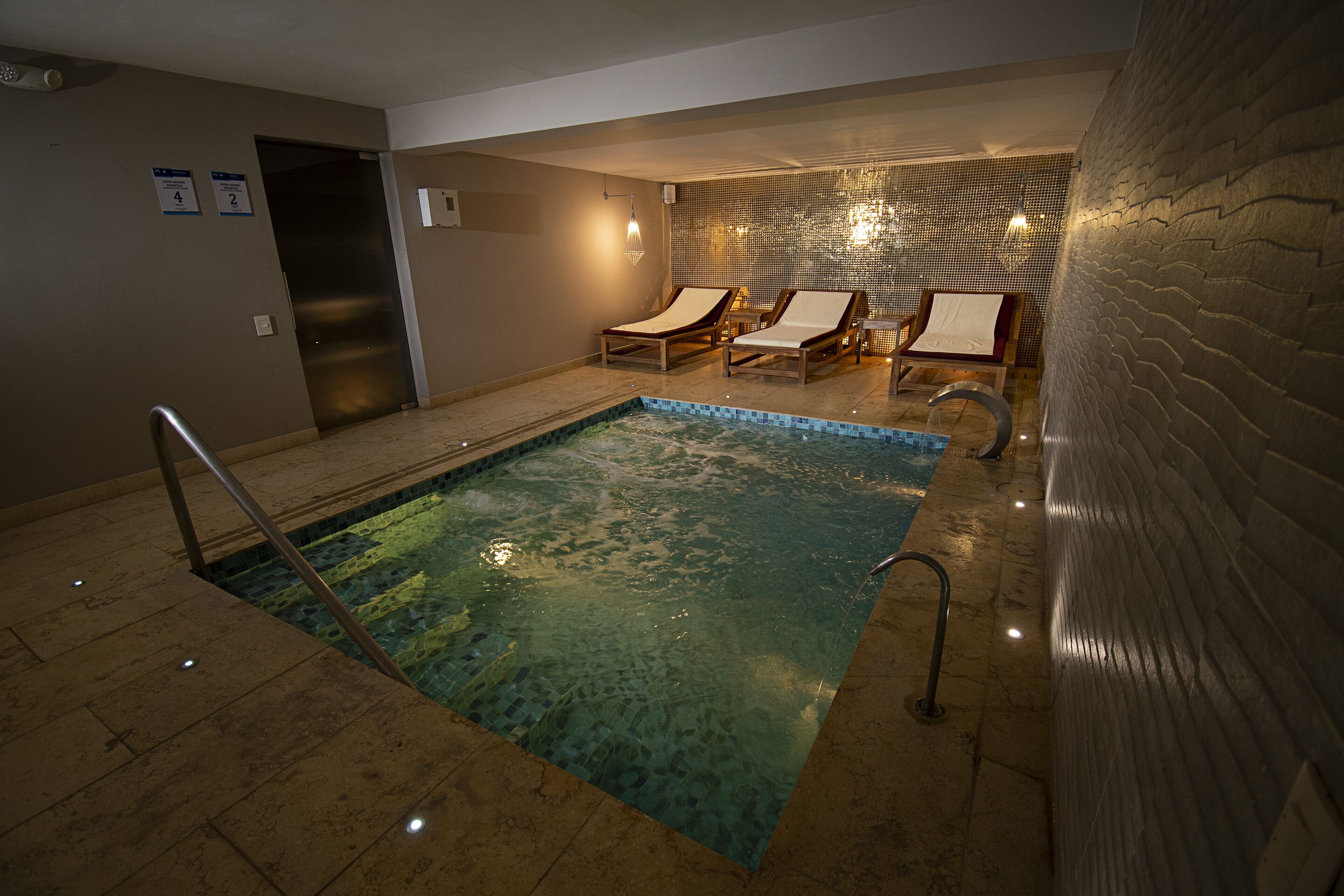 Sauna, tina de hidromasaje, baño de vapor y baño turco o hammam 