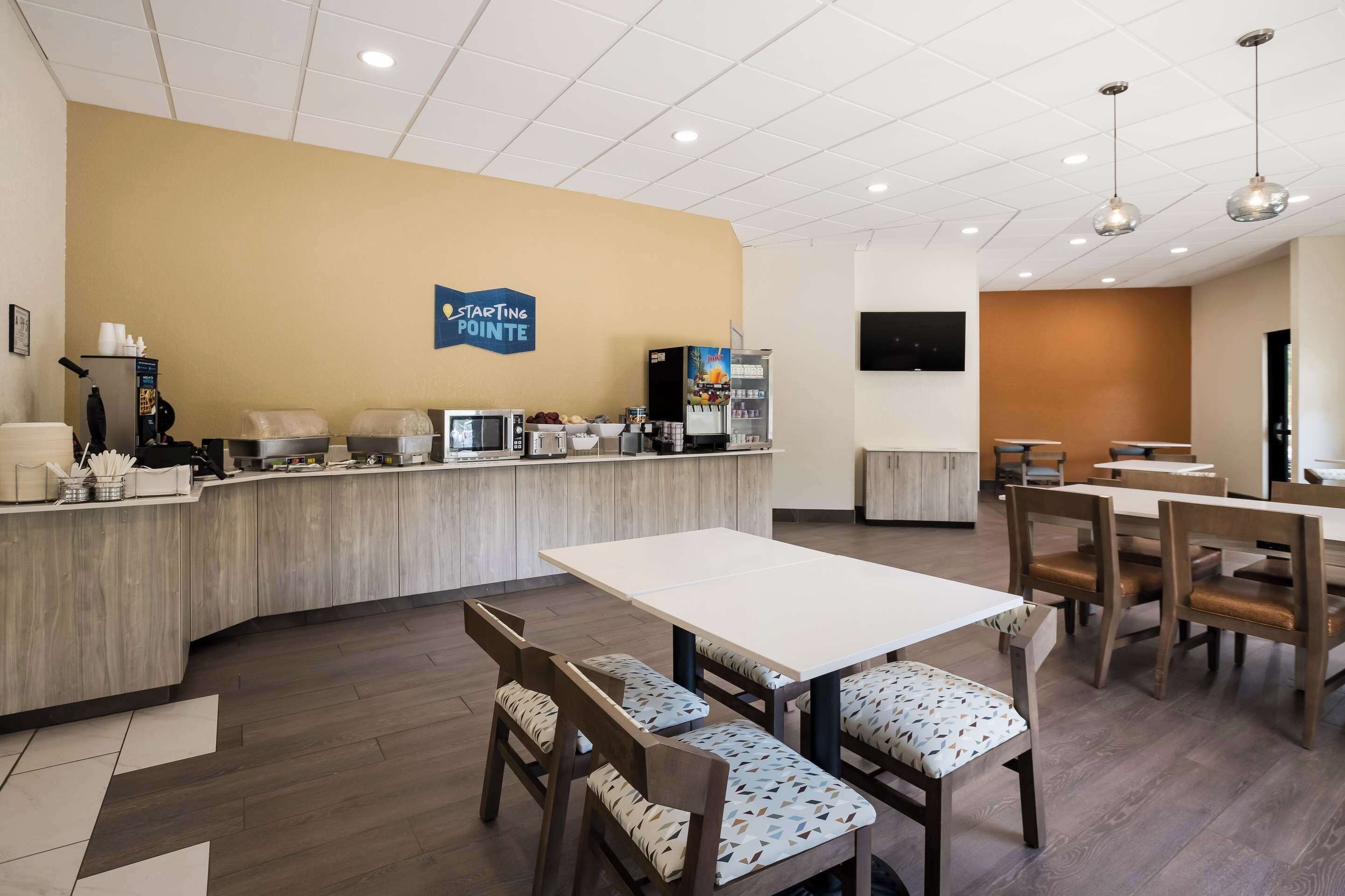 free daily continental breakfast