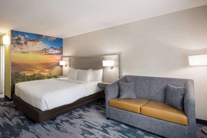 Standard Room, 1 King Bed, Non Smoking | In-room safe, blackout curtains, iron/ironing board, rollaway beds