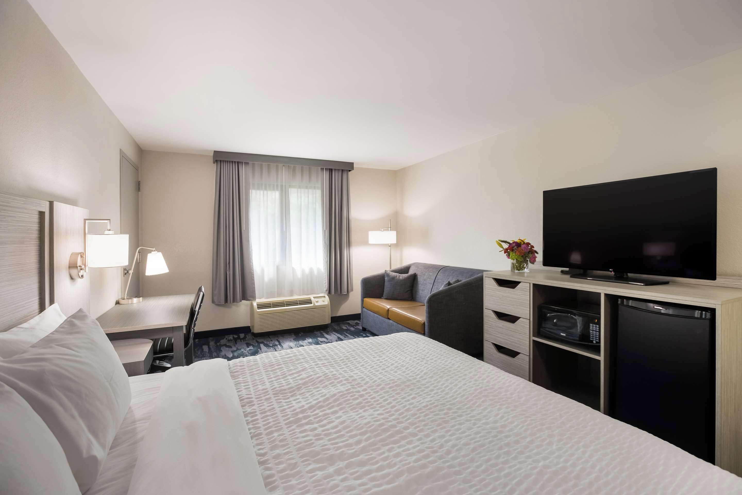 in-room safe, blackout curtains, iron/ironing board, rollaway beds