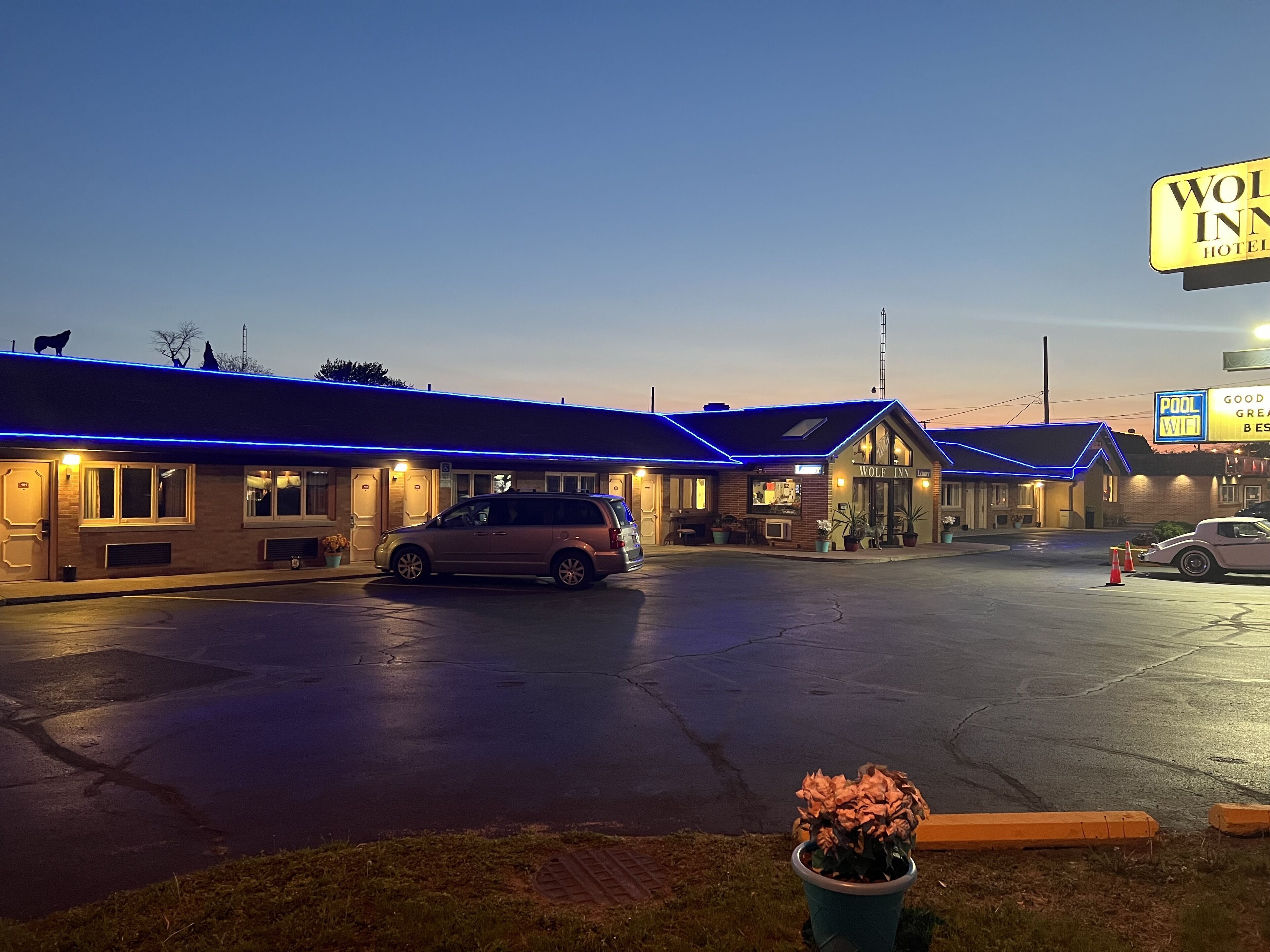 Wolf Inn Hotel in Sandusky - Check Rooms & Reviews - Expedia