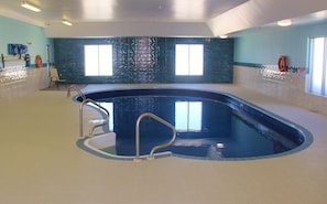 Indoor pool, sun loungers