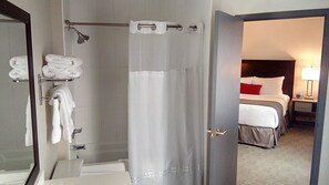 Eco-friendly toiletries, hair dryer, towels - Chateau Bedford, Trademark Collection by Wyndham (Halifax)