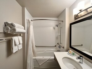 Room, 2 Queen Beds, Accessible, Non Smoking | Bathroom | Eco-friendly toiletries, hair dryer, towels - Chateau Bedford, Trademark Collection by Wyndham (Halifax)