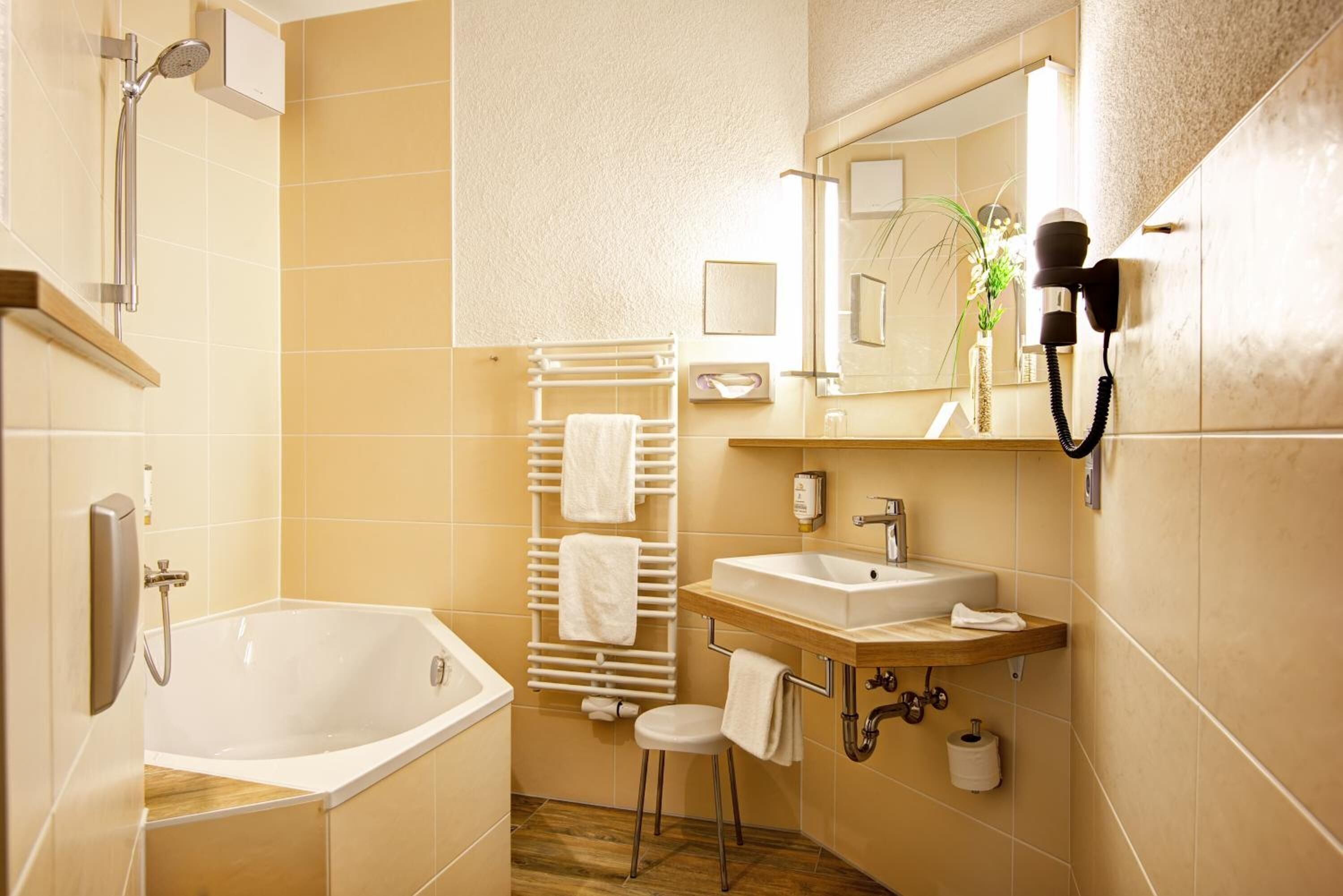 comfort single room | bathroom | free toiletries, hair dryer, towels