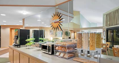 La Quinta Inn & Suites by Wyndham Salt Lake City - Layton