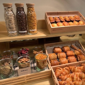 Daily buffet breakfast (EUR 11.9 per person)