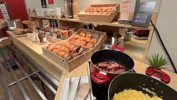 Daily buffet breakfast for a fee