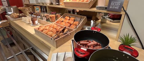 Desayuno buffet todos los días (con cargo)