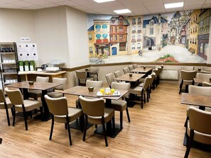 Daily buffet breakfast (EUR 11.9 per person)