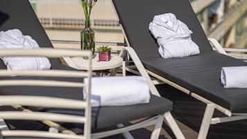 Ambassador Suite Lake View with Terrace | Terrace/patio