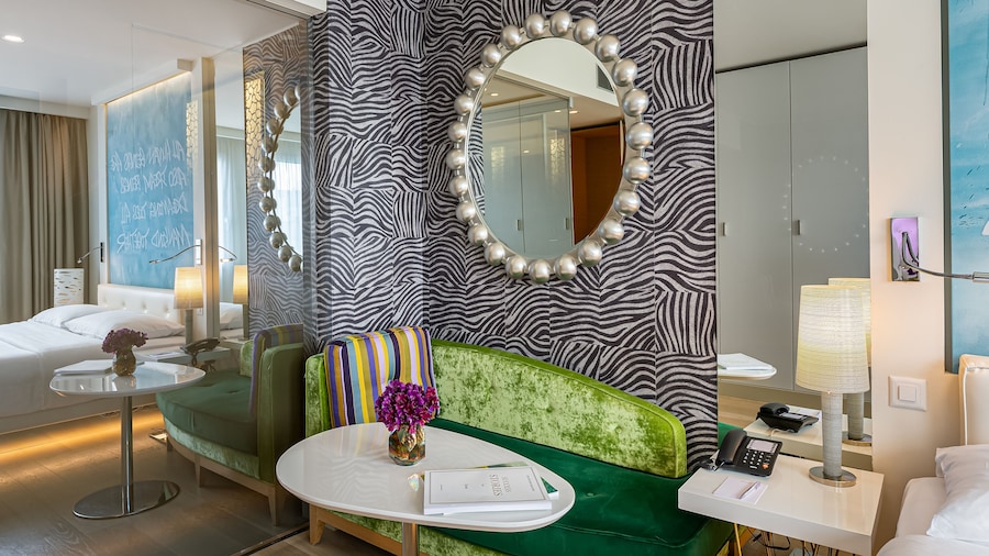 Hotel N'vY