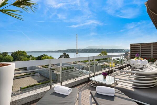 Executive Suite, Lake View | Terrace/patio