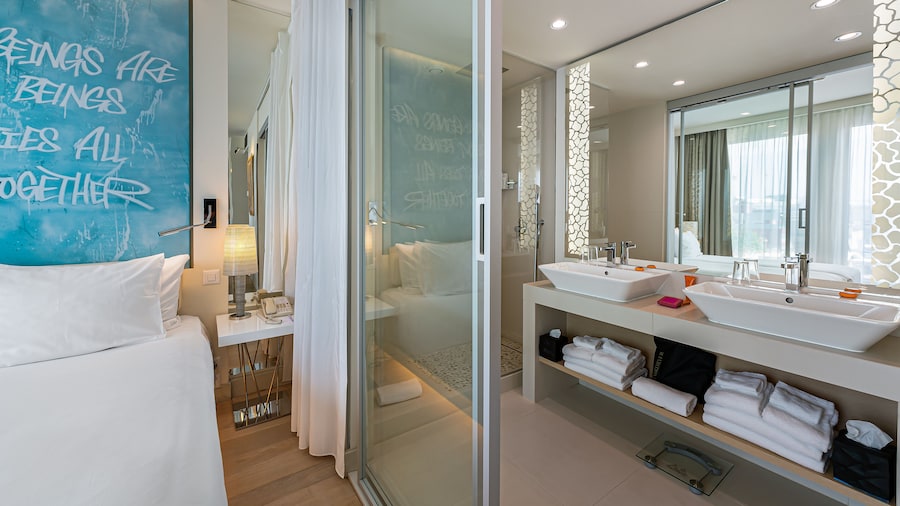Hotel N'vY