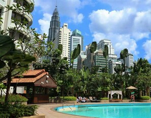 Outdoor pool, sun loungers