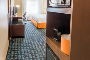 Premium bedding, desk, iron/ironing board, free WiFi