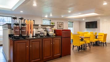 Free daily buffet breakfast