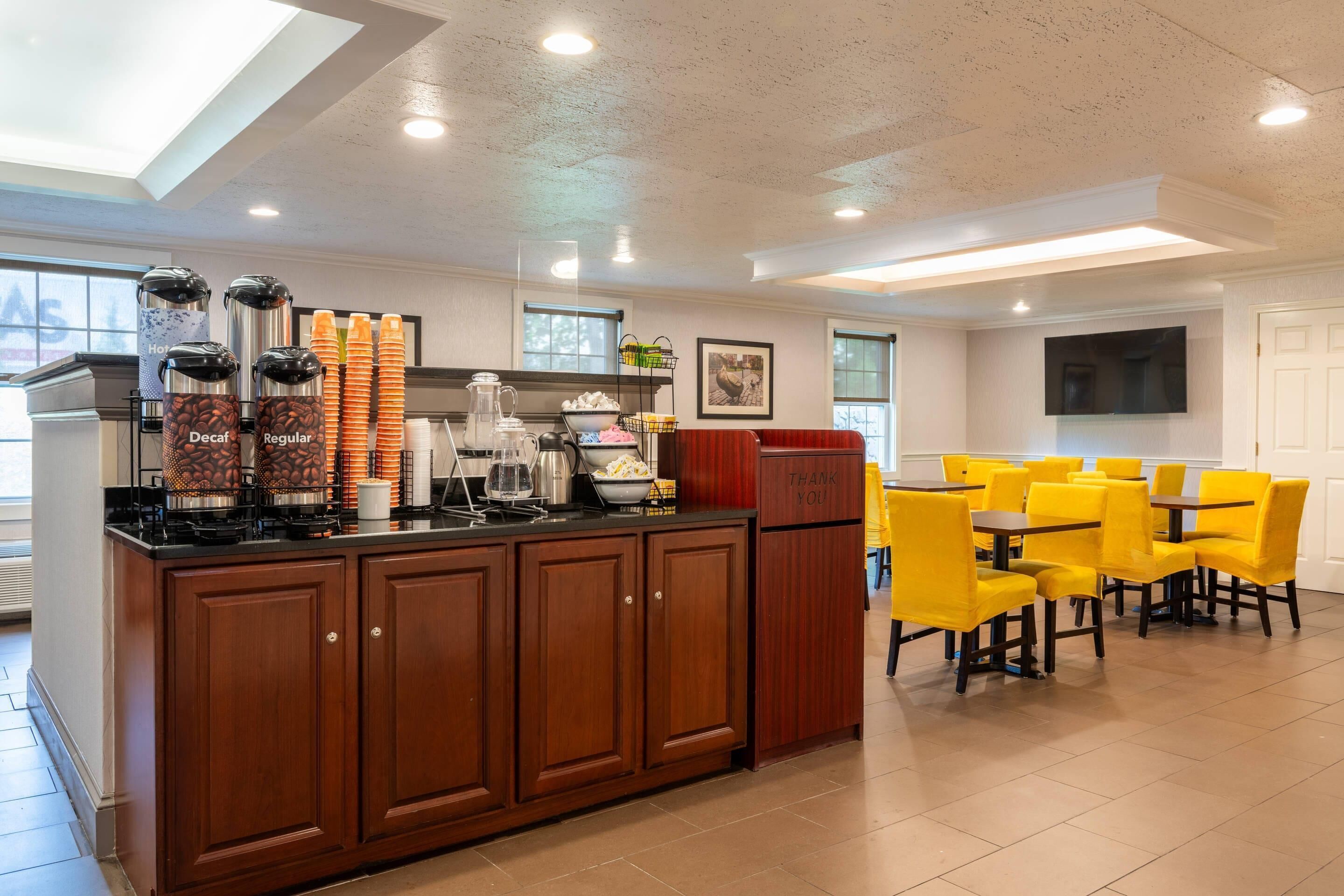 Free daily buffet breakfast 