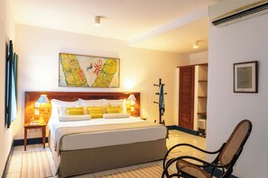 Suite | Premium bedding, pillowtop beds, minibar, in-room safe