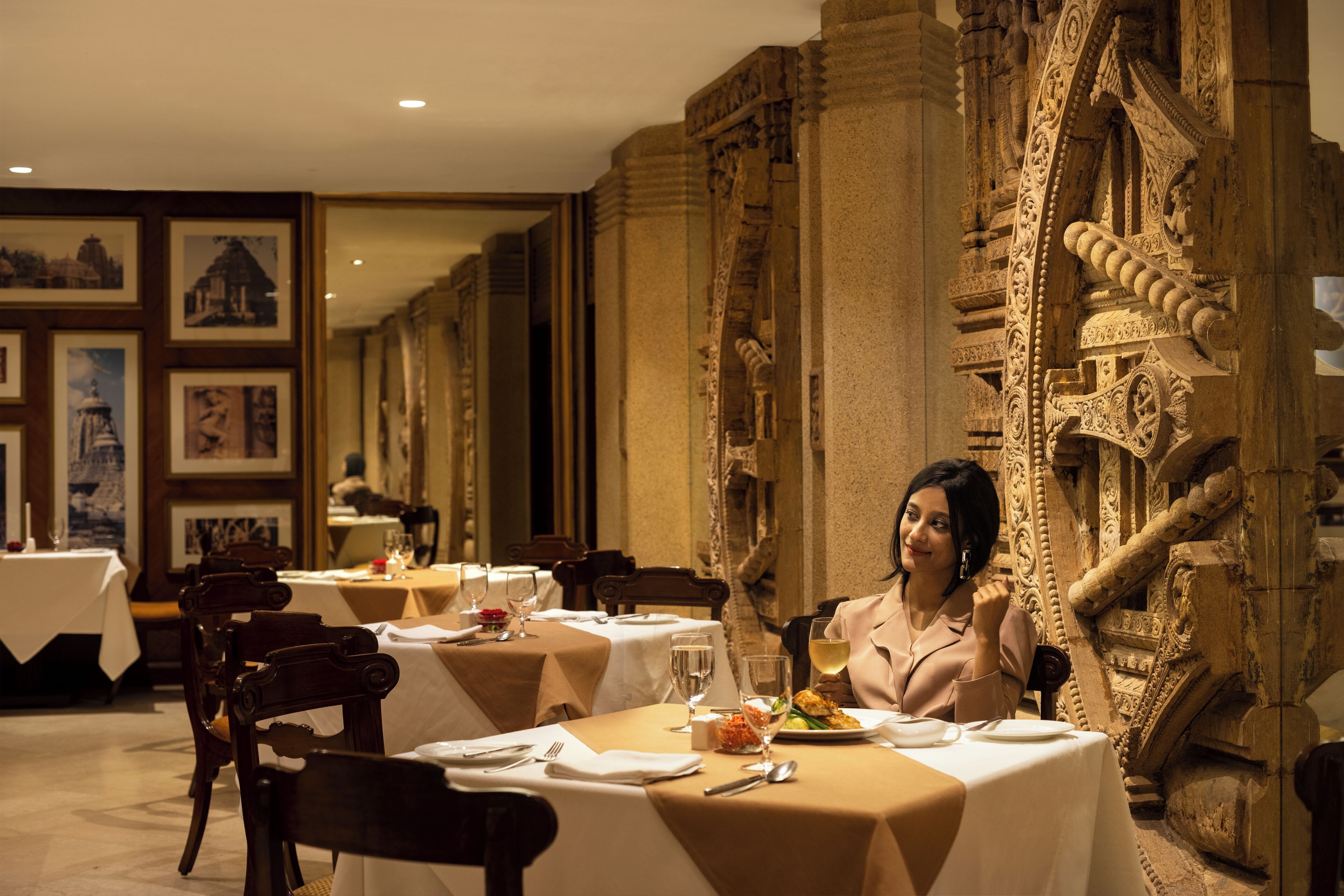 breakfast, lunch and dinner served