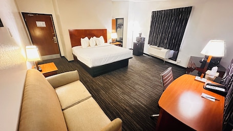 Suite, 1 King Bed with Sofa bed, Non Smoking. Quality Inn St. Paul-Minneapolis-Midway