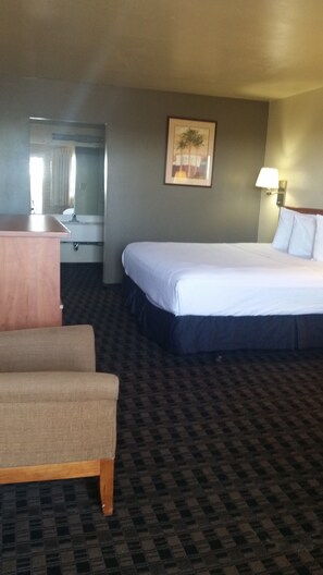 Standard Room, 1 King Bed | Desk, blackout drapes, free WiFi, bed sheets - Extend-a-Suites Phoenix (Phoenix)