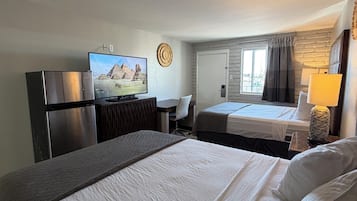 Executive Room, 2 Queen Beds | Desk, blackout curtains, free WiFi, bed sheets