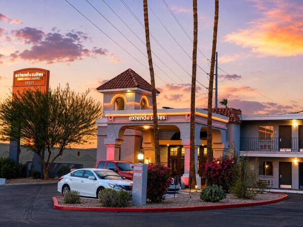 Front of property - evening/night - Extend-a-Suites Phoenix (Phoenix)