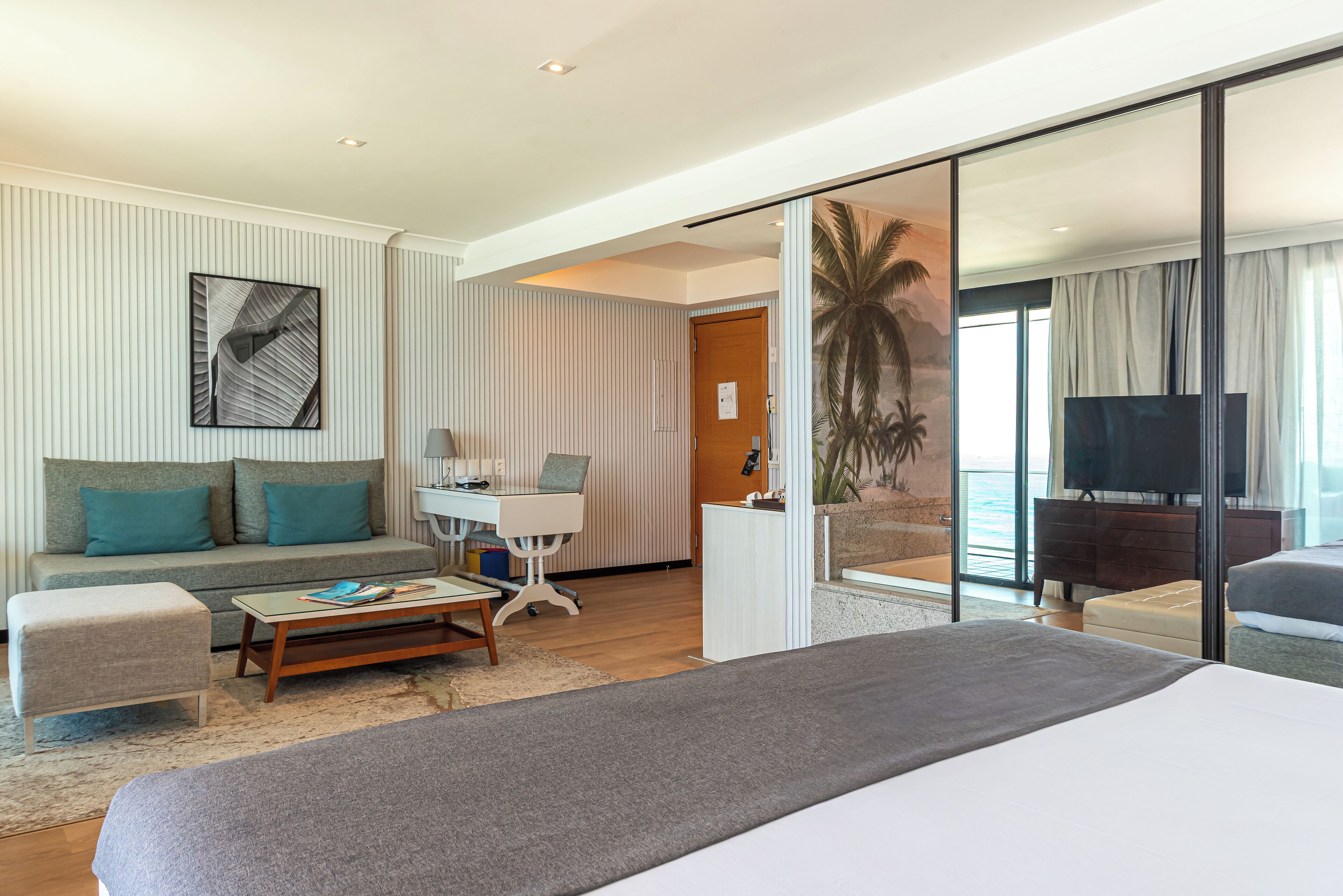Suite, Ocean View, Beachfront | 1 bedroom, minibar, in-room safe, desk