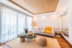 1 soverom, minibar, safe på rommet og skrivebord