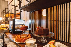 Free daily breakfast