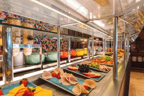 Free daily breakfast