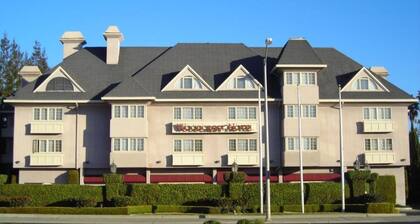 Woodcrest Hotel Cupertino