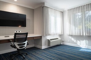 1 bedroom, premium bedding, pillowtop beds, blackout drapes