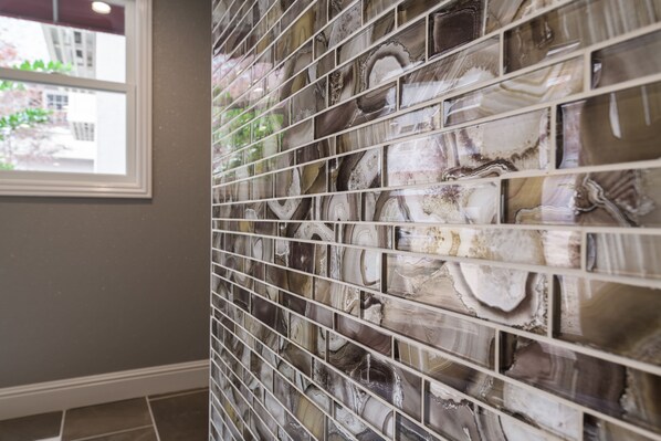 Interior detail - Woodcrest Hotel Cupertino (Santa Clara)