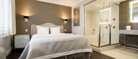 Junior Suite, 1 Queen Bed, Ensuite, City View | Bathroom shower