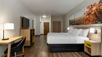 Camera Standard, 1 letto king | Copriletto in piuma, materassi a doppio strato, una scrivania