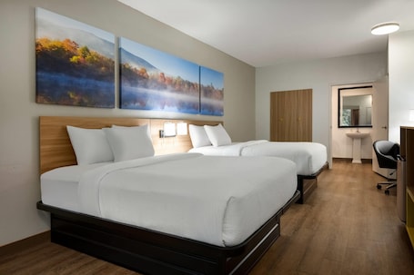 Couette en duvet d'oie, surmatelas, bureau, fer et planche à repasser. Days Inn by Wyndham Lexington