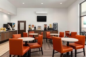 Free daily continental breakfast - Days Inn by Wyndham Lexington (Lexington)