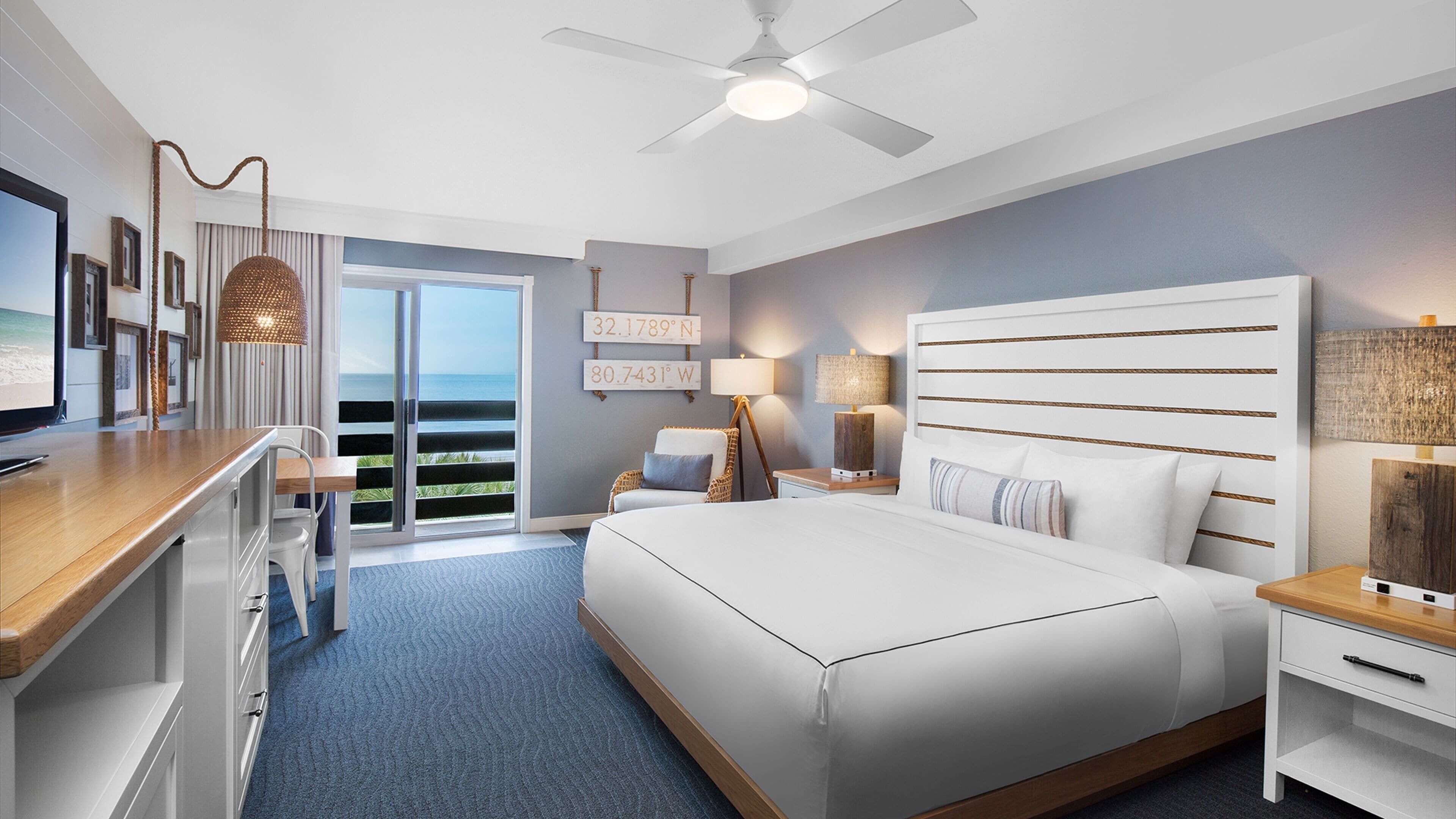 Premium bedding, in-room safe, desk, laptop workspace