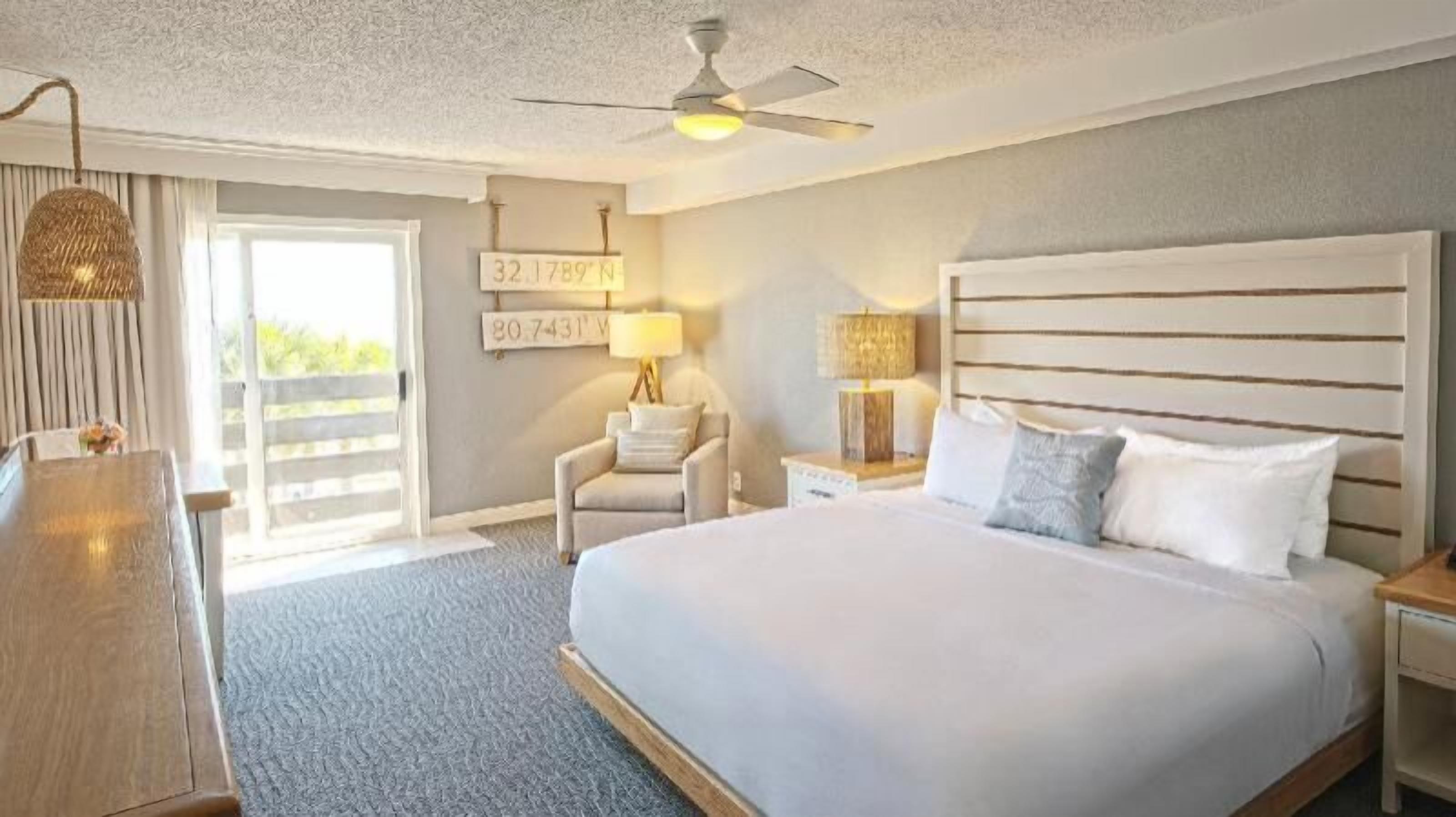 Premium bedding, in-room safe, desk, laptop workspace