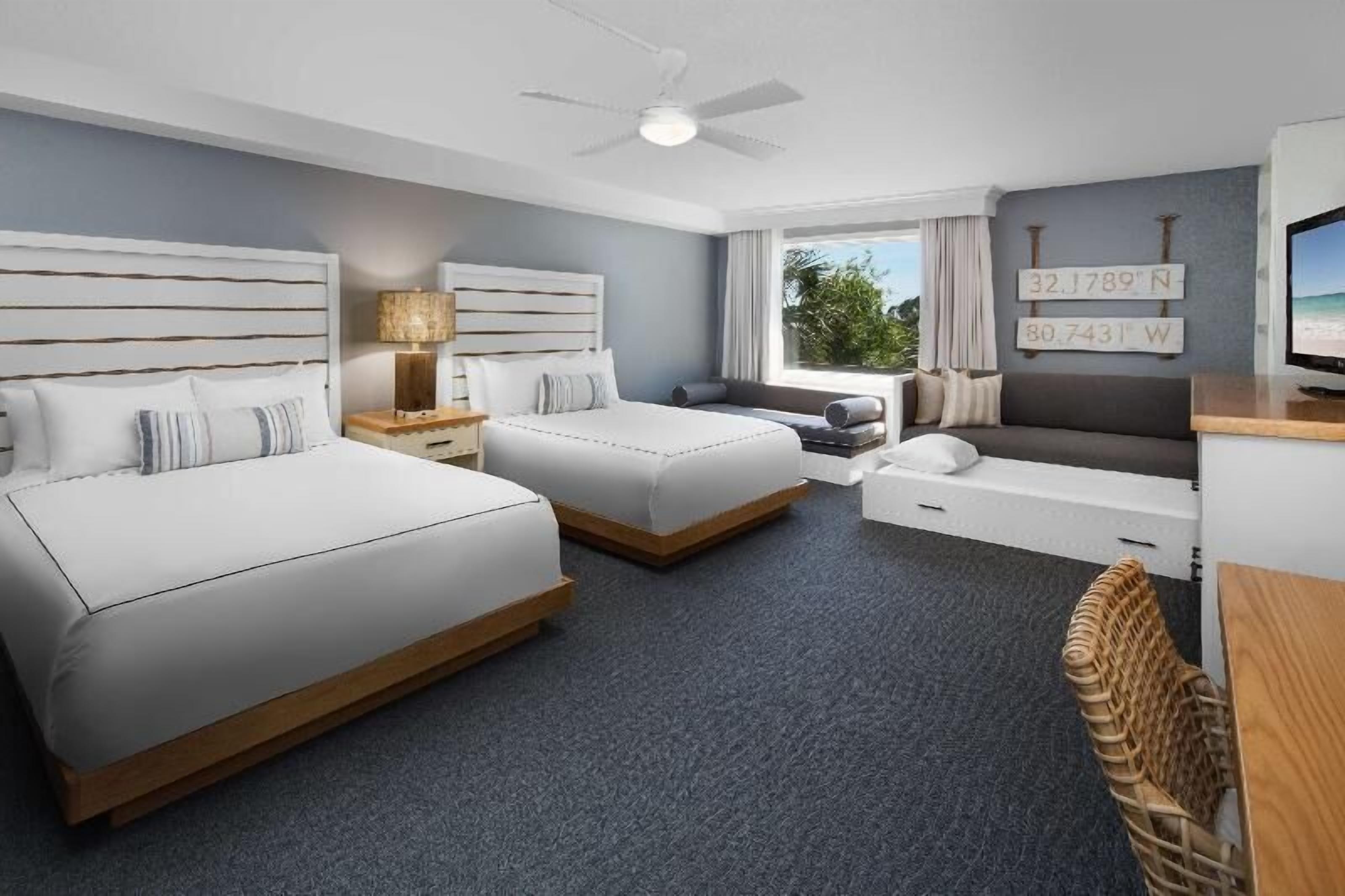 Premium bedding, in-room safe, desk, laptop workspace