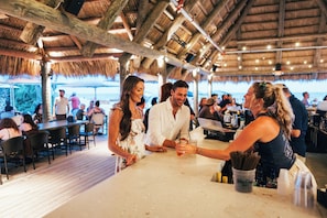 Breakfast, dinner served; southern cuisine, pool views